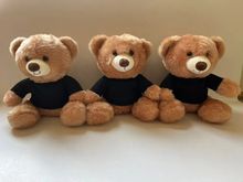 Osito de Peluche Grande Marrón con Camiseta Negra - foto 1